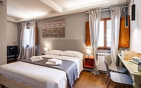 Guesthost - Pisana 236 Suites
